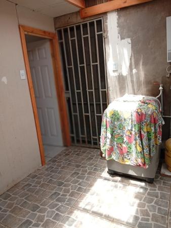 PIEZAS CON BAÑO Y COCINA COMPARTIDA 