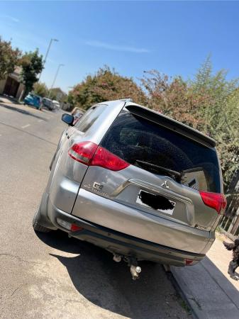VENDO MITSUBISHI MONTERO G2 2015 DIÉSEL 