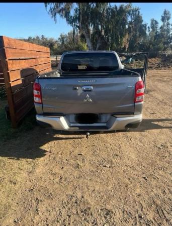 VENDO CAMIONETA  MITSUBISHI    AÑO 2018  