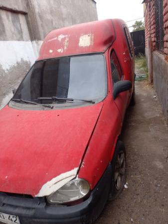 SE VENDE CAMIONETA 