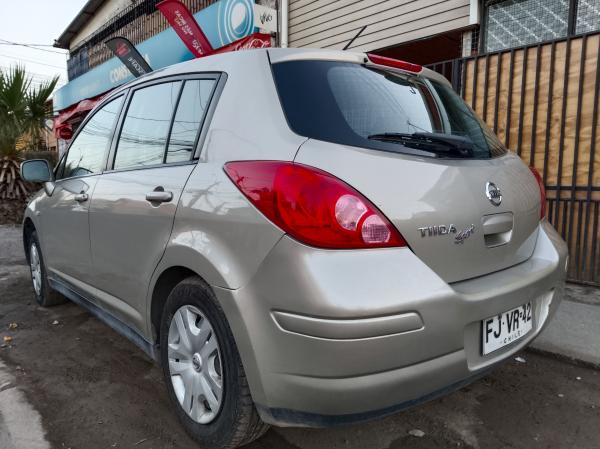 VENDO NISSAN TIIDA