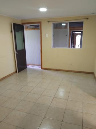 SE ARRIENDA CASITA INTERIOR 