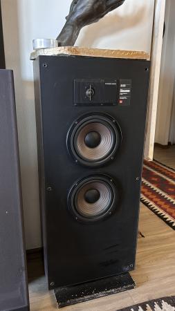 PARLANTES JBL 830