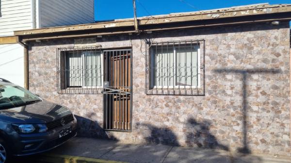 VENDO CASA, BARRIO SUR SN.BDO. 1 PISO