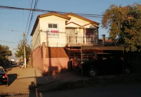 CASA ESQUINA DE DOS PISOS