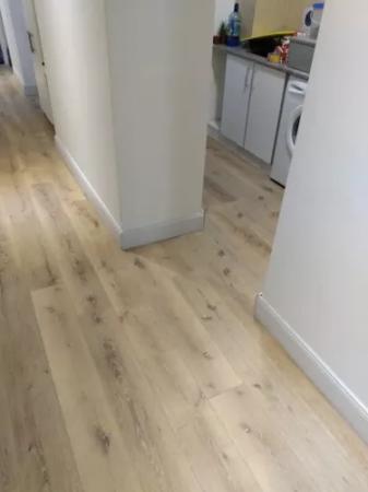 INSTALADOR D PISOS VINILICOS EN  CON CON