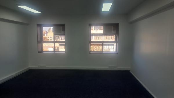 ARRIENDO OFICINA EN EL CENTRO, EN AGUSTINAS